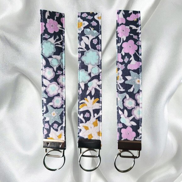 Keychain Wristlet | Key Fob Wristlet | Fabric Keychain | Floral Keychain - Picture 6 of 6